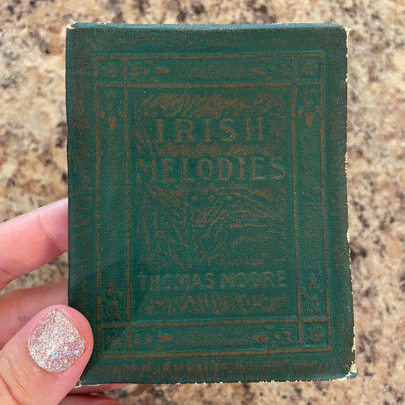 Antique Little Leather Library Book- Irish Melodies - Picture 1 of 3